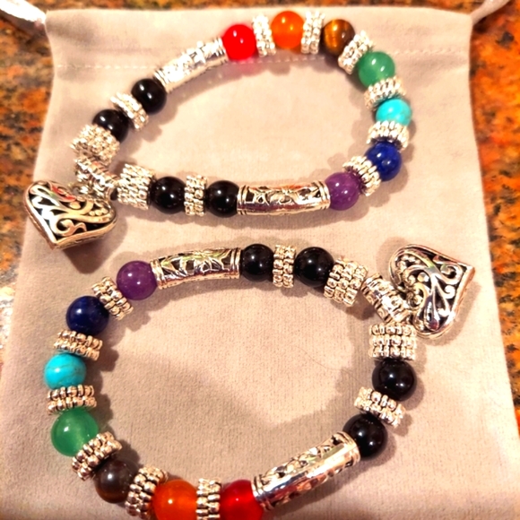 SOLD--Fashion colorful Chakra bead bracelet w/filigree silver heart - Picture 3 of 7